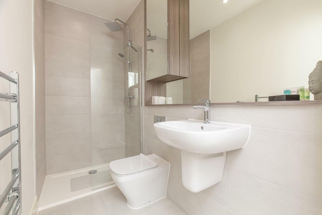 Deluxe Apartments By Heathrow Harmondsworth Exterior foto