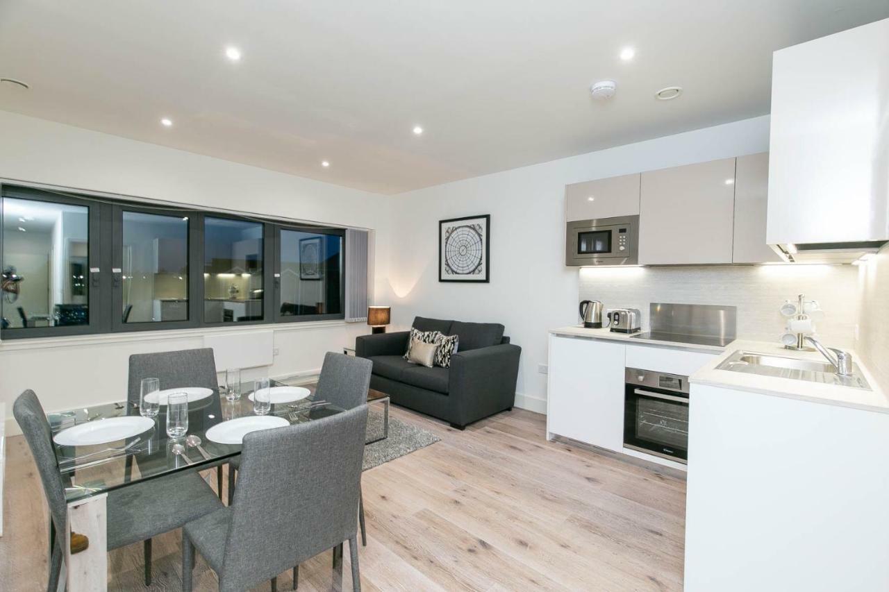 Deluxe Apartments By Heathrow Harmondsworth Exterior foto