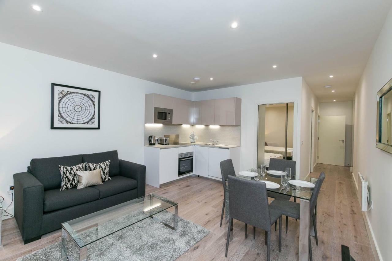 Deluxe Apartments By Heathrow Harmondsworth Exterior foto
