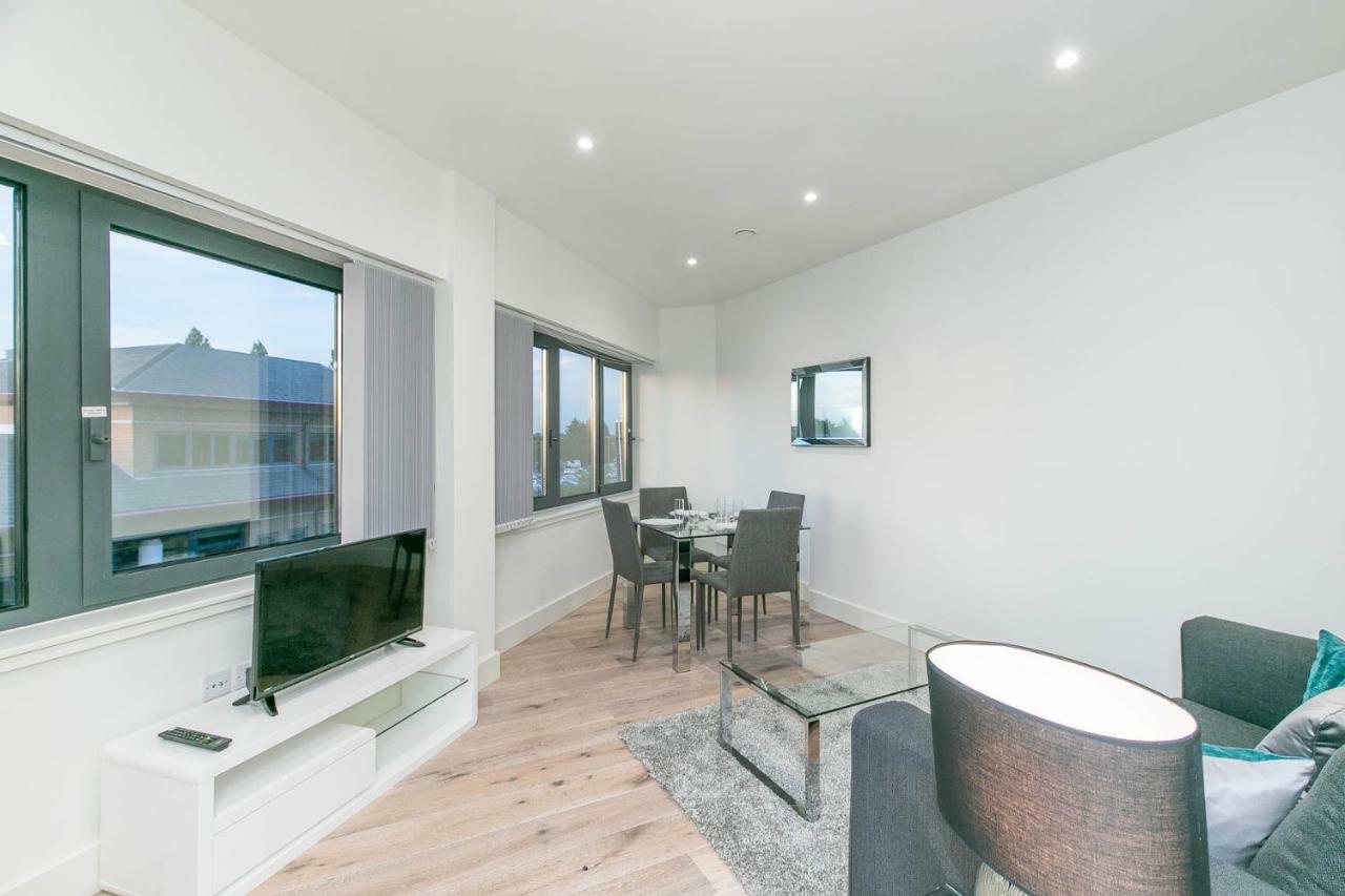 Deluxe Apartments By Heathrow Harmondsworth Exterior foto